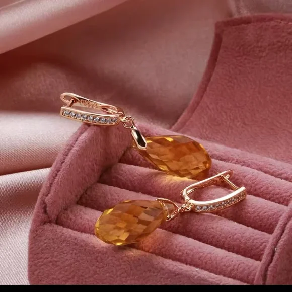 585/14k Gold Drop Earrings with Faceted Yellow Citrine Crystal Teardrops - Picture 4 of 5